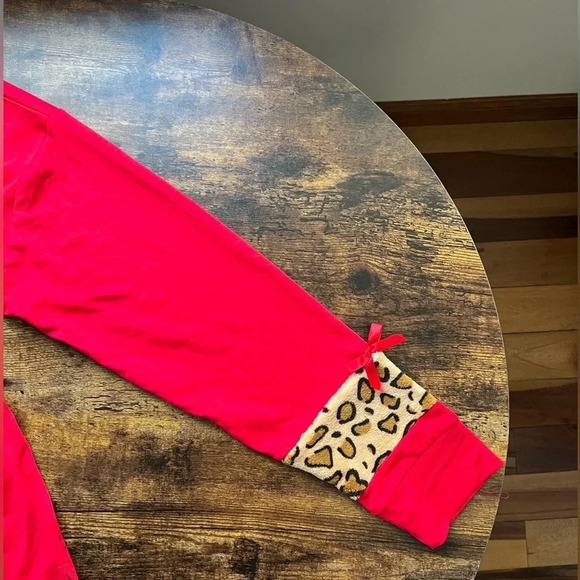 Rockin’ Around ladies holidays top. “Santa I can explain” Size: XL. - Picture 8 of 11